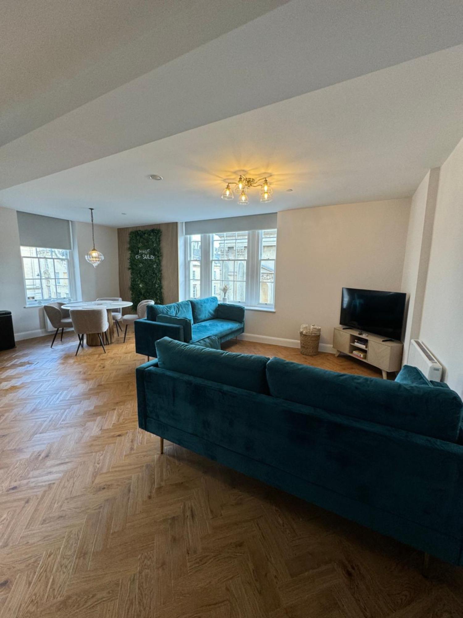 Haus Of Sulis, City Centre Apartment With Lift Access Бат Экстерьер фото