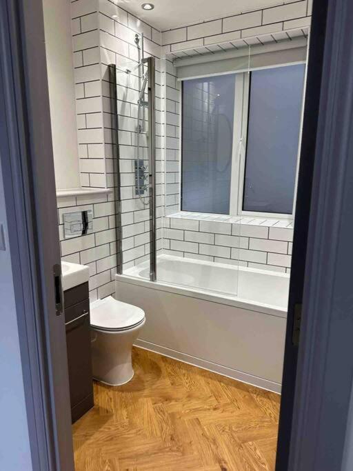 Haus Of Sulis, City Centre Apartment With Lift Access Бат Экстерьер фото
